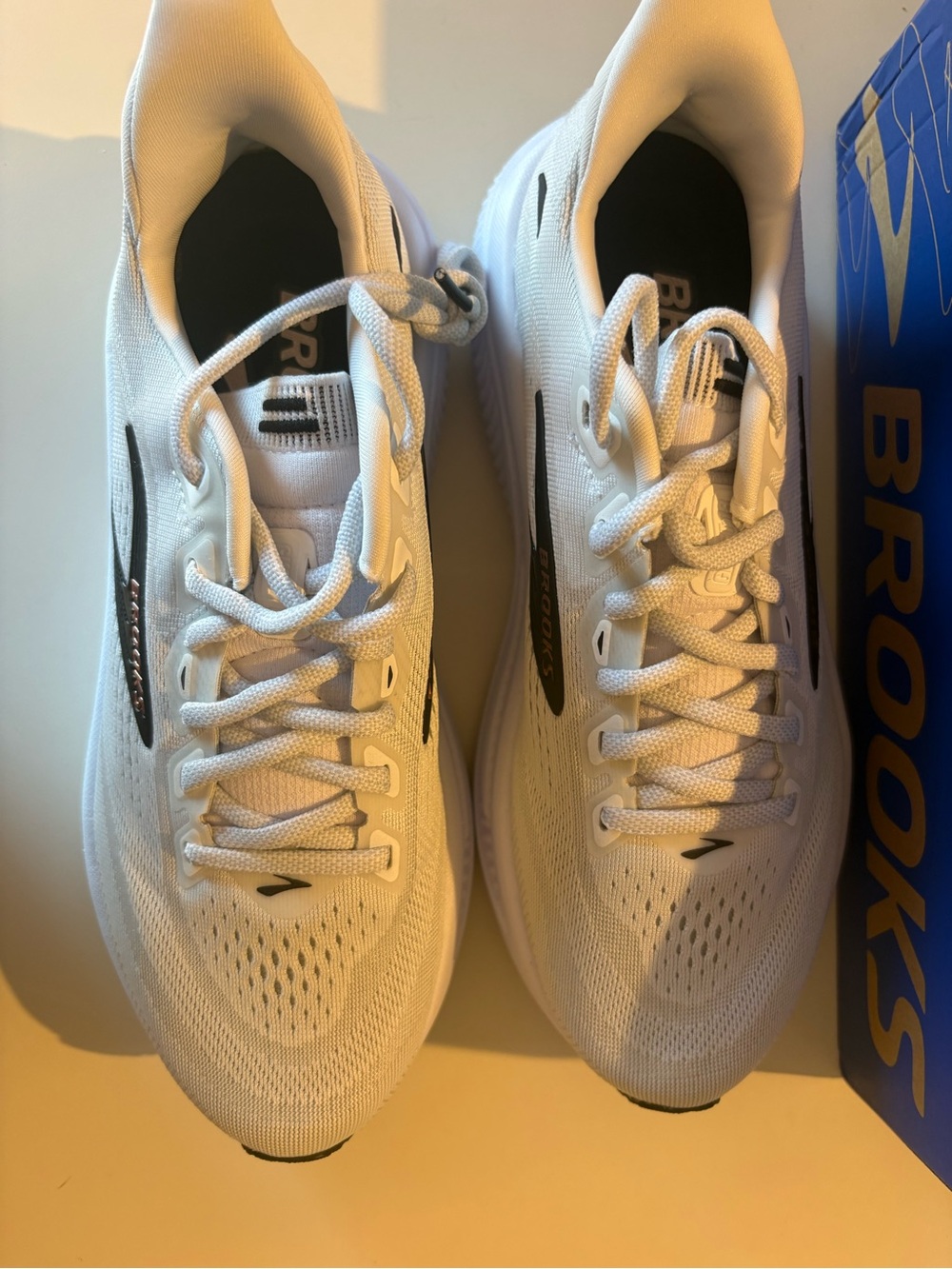 Brooks Ghost 18! White Running Shoes with Black Logo Accent - Picture 3 of 8